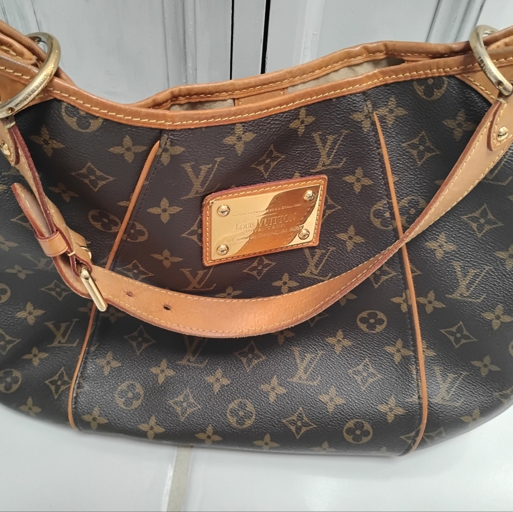 Louis Vuitton Galliera PM Authentic